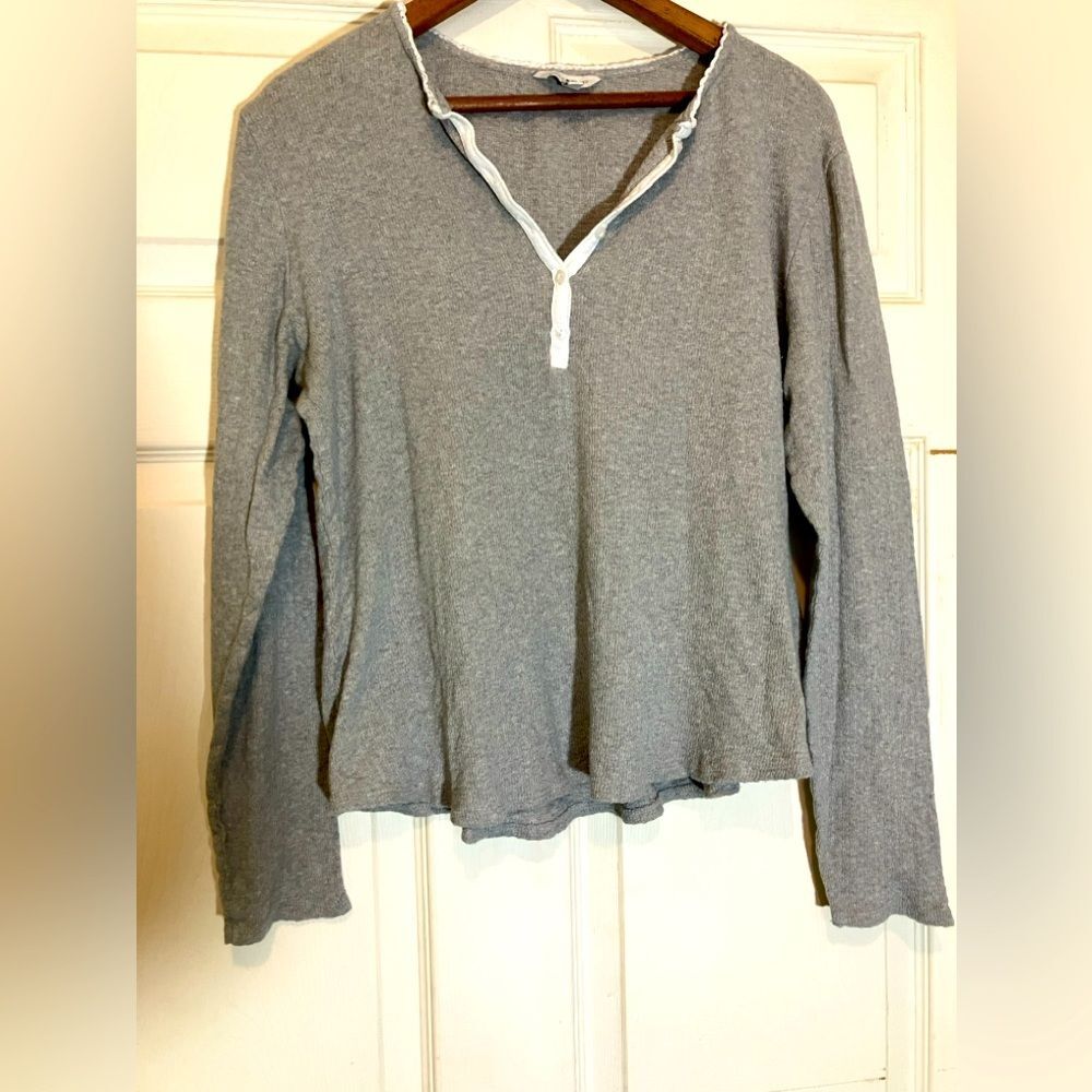Lucky Brand, long sleeve shirt, V-neck, detail at neck, excellent condition, L